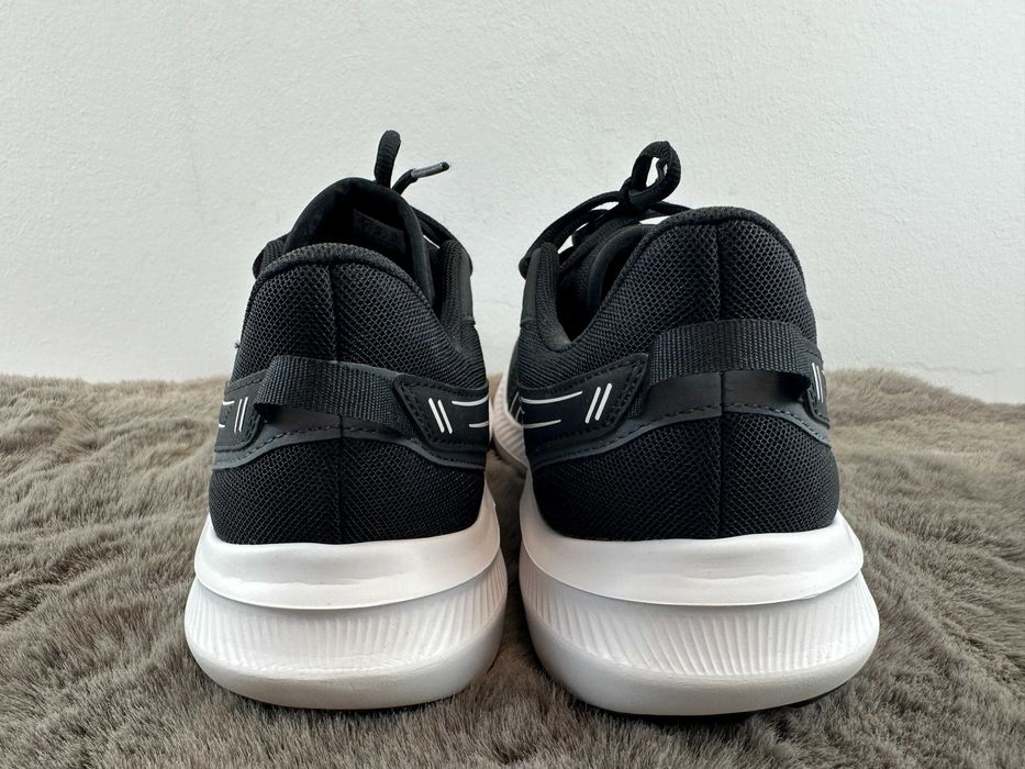 Buty męskie sportowe czarne Asics Jolt 5 44