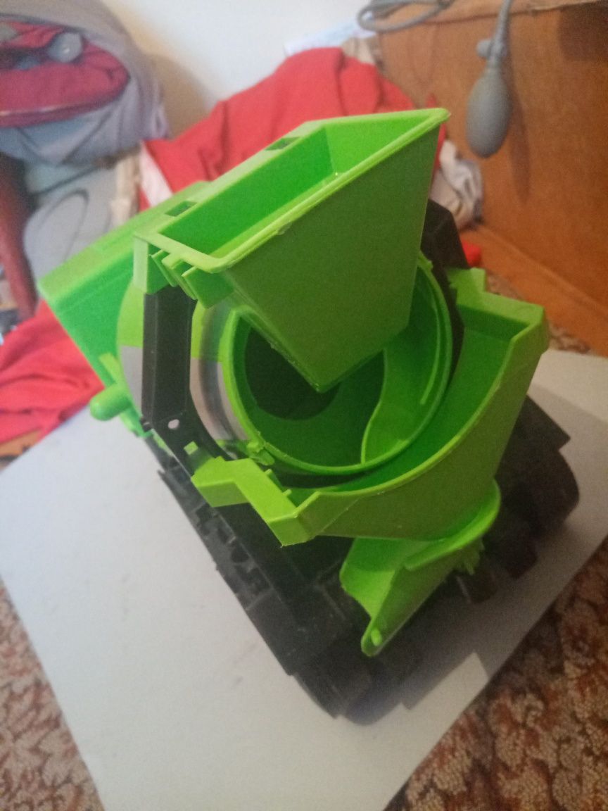 Детская игрушка бетономешалка