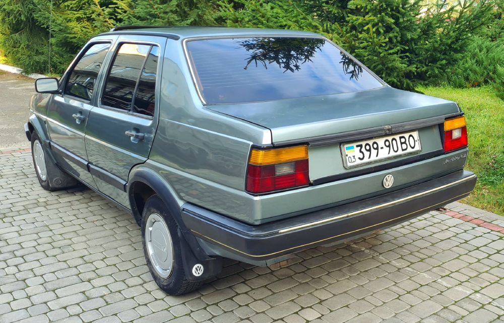 Volkswagen Jetta.  1,6 Бензин. Кпп автомат