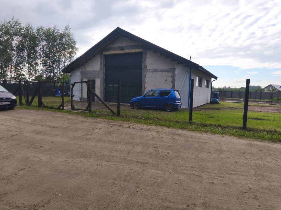 Działka budowlano-usługowa 1081 m²