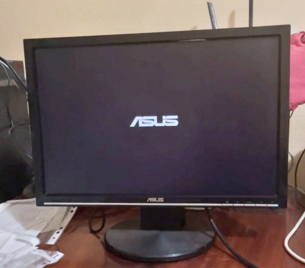 Монитор ASUS VW198S, 1680x1050, 76 Гц, TN