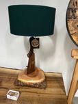 Lampa z kolby strzelby i podstawą jesionową