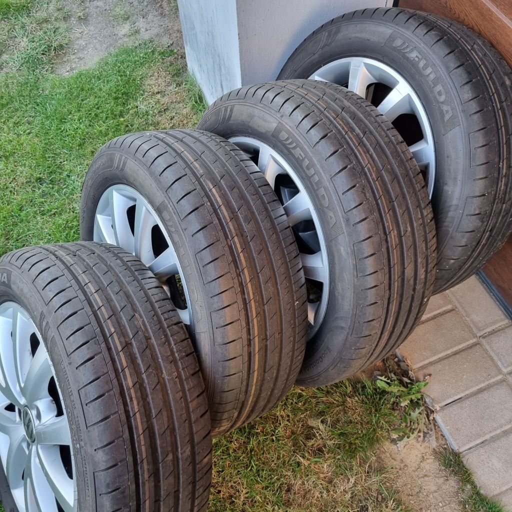 Felgi aluminiowe z oponami orginalne  DO VW 5x112
