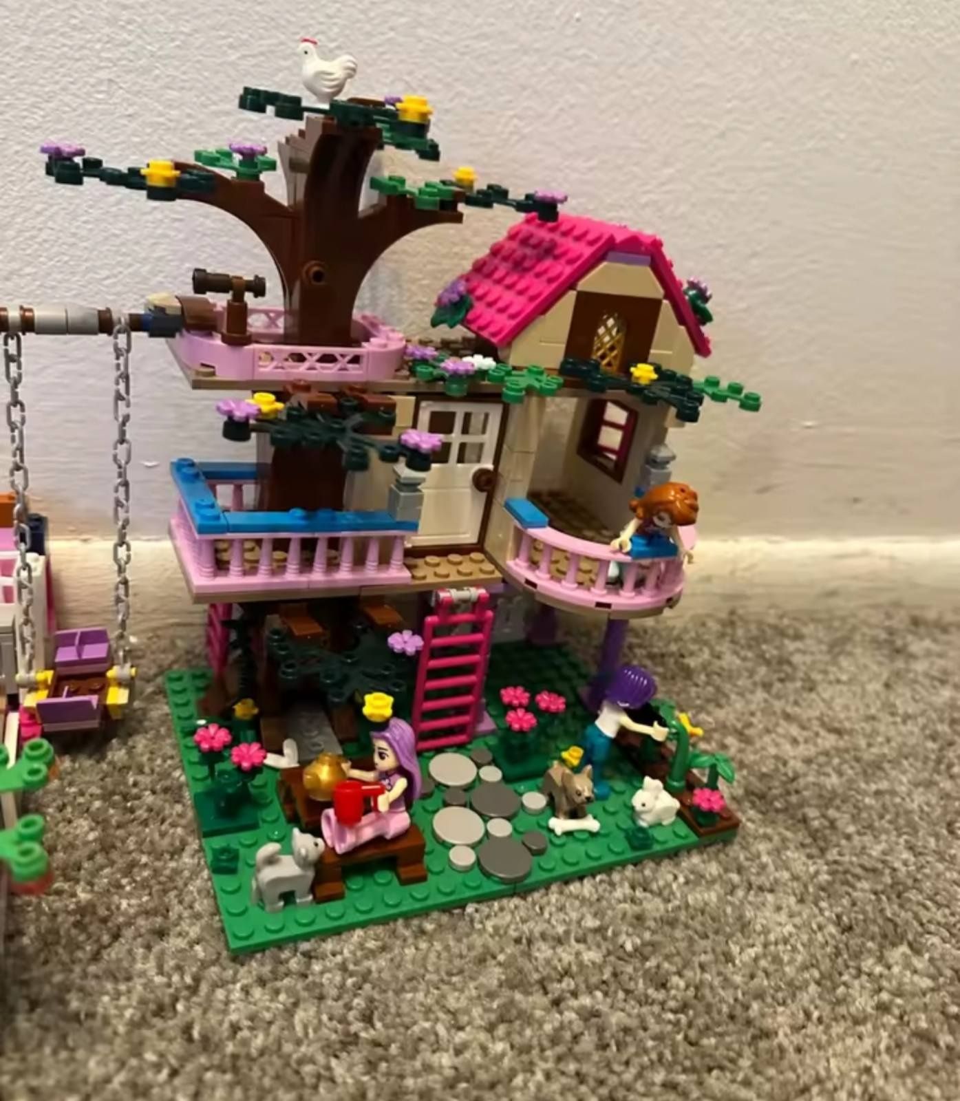 Конструктор Дом на дереве 504 деталей Lego Disney Friends