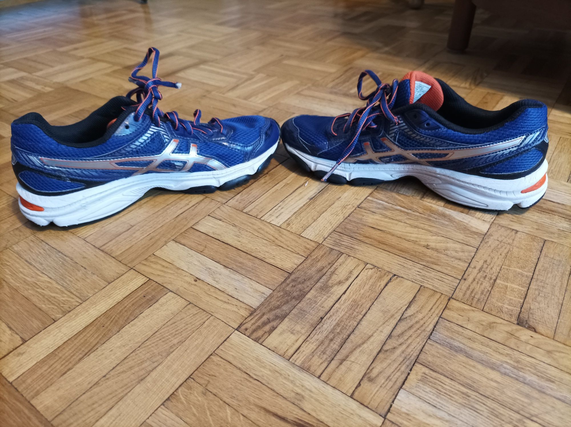 Buty sportowe damskie Asics Ikaia