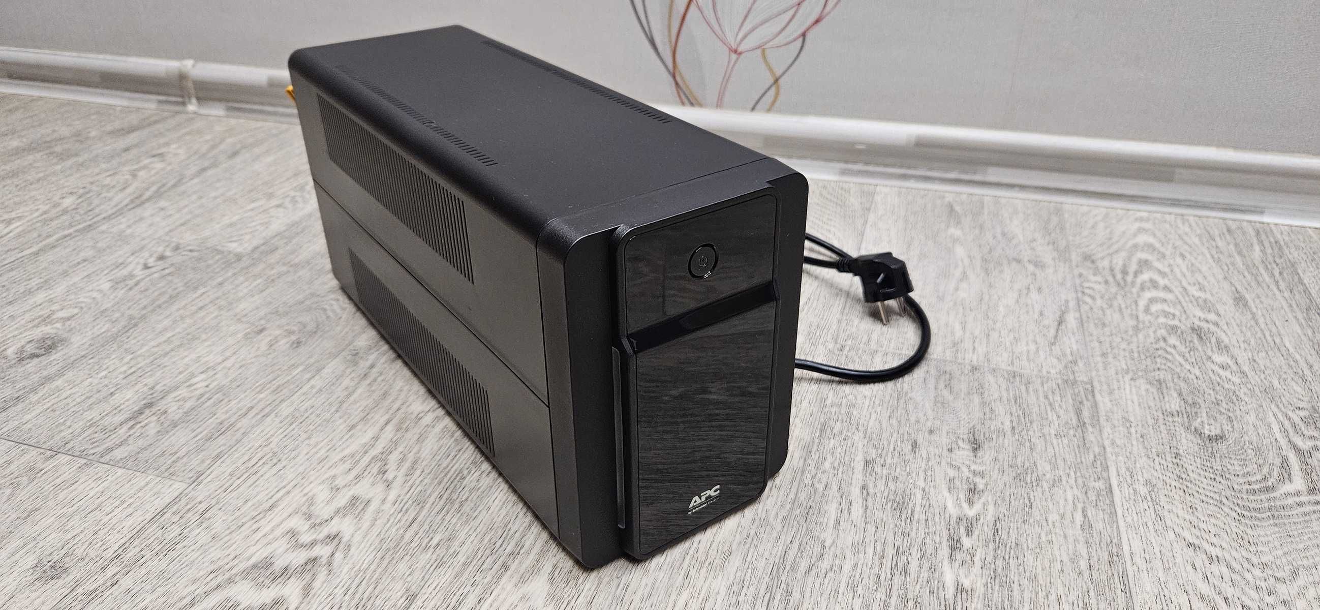Продается ИБП APC Back-UPS 1200W/2200VA USB Schuko (BX2200MI-GR)