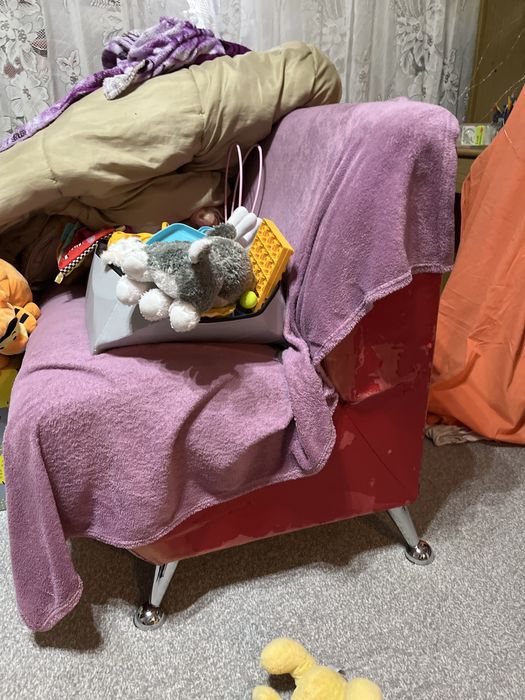 Отдам диванчик прд перетяжку