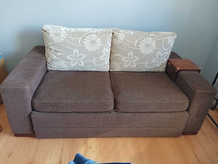 Sofa dwuosobową rozkładana