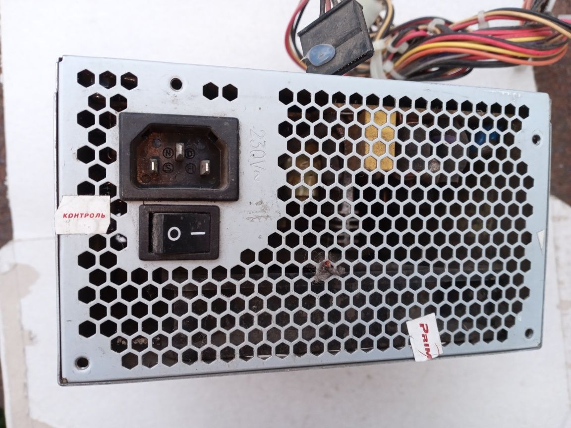 Компьютерный блок питания формата ATX-300PNR