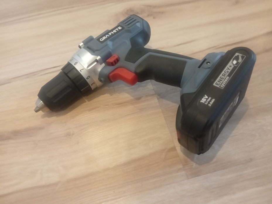 Wkrętarka graphite + bateria + ładowarka. Używana przez tydzień.