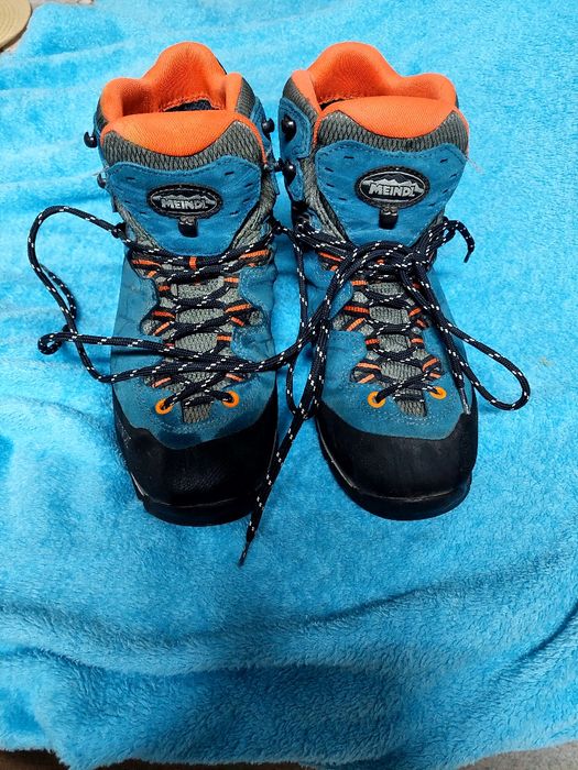 Vende se Botas Meindel em bom estado de cano alto mto confortáveis