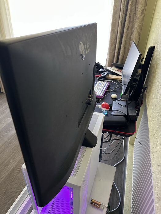 Телевізор LG 28-30inch