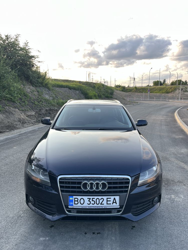 Продам audi a4 b8 !