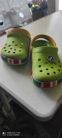 Crocs для дівчинки на 8-9 років, устілка 21 см.