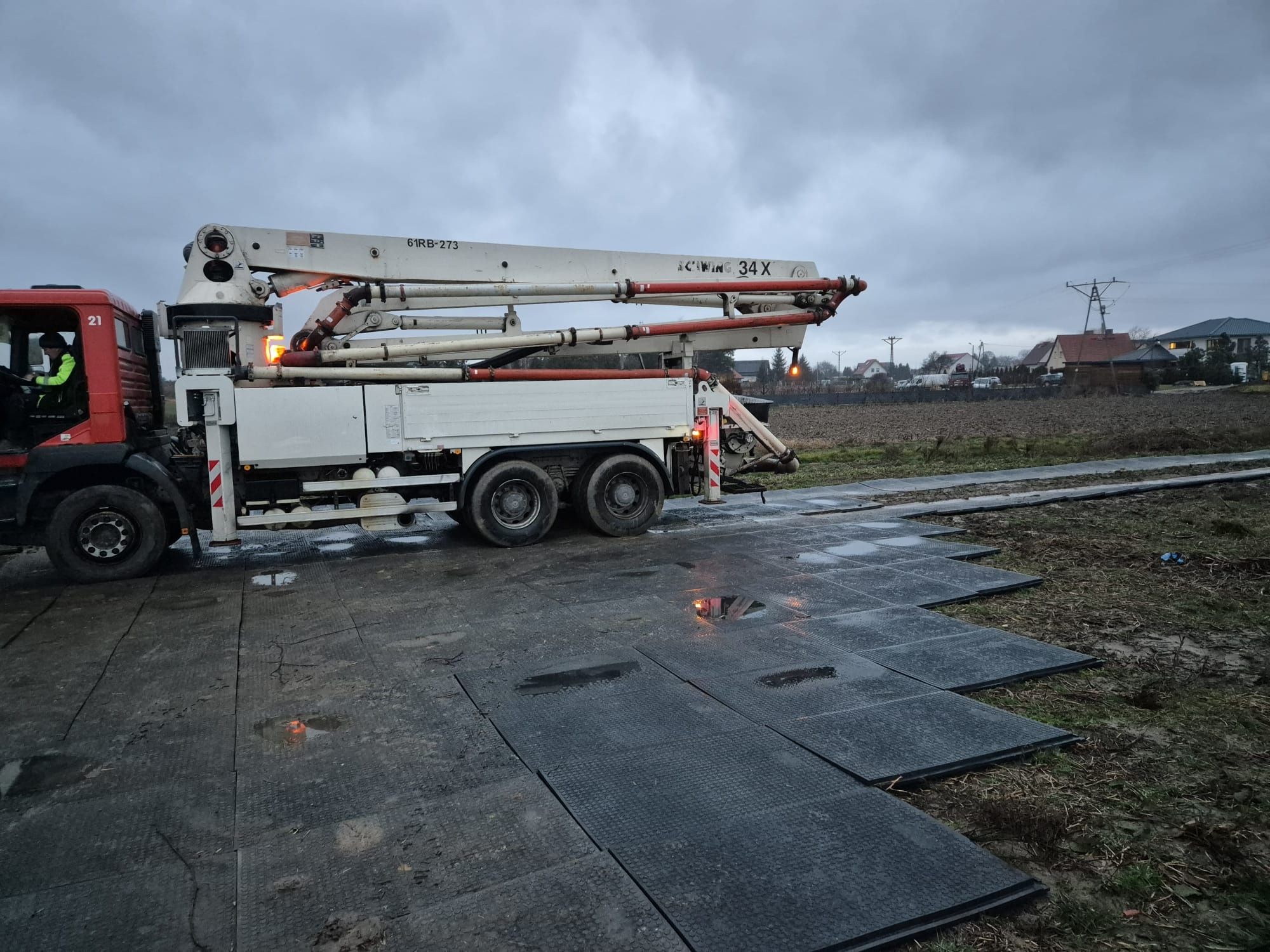 Płyty drogowe maty drogowe droga tymczasowa utwardzenie terenu