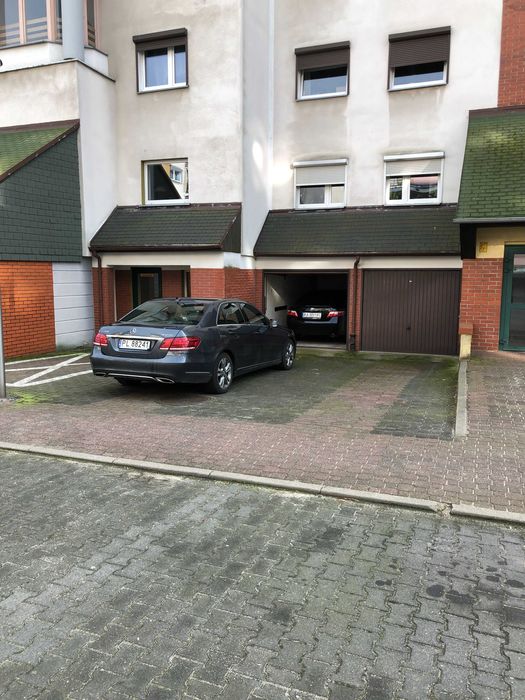 Sprzedam garaż nr 81  ul. Ostroroga w Lesznie