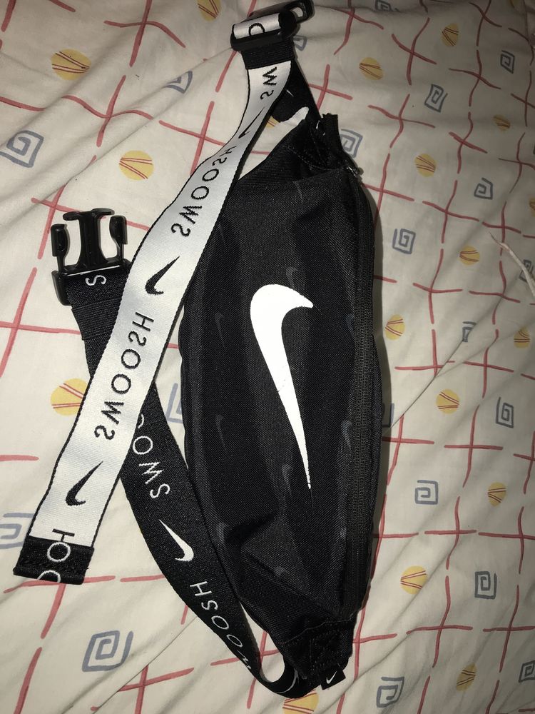 Bolsa da Nike Swoosh