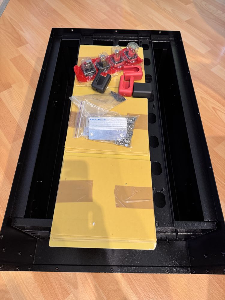 Заводський корпус для збірки батареї lifepo4 16х280(304,314)