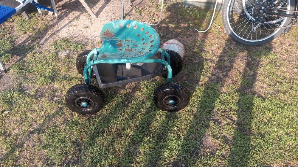 Krzesełko na kółkach używane inne