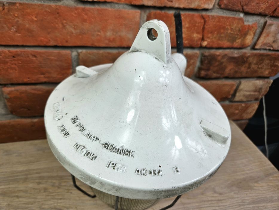 Duza lampa przemyslowa