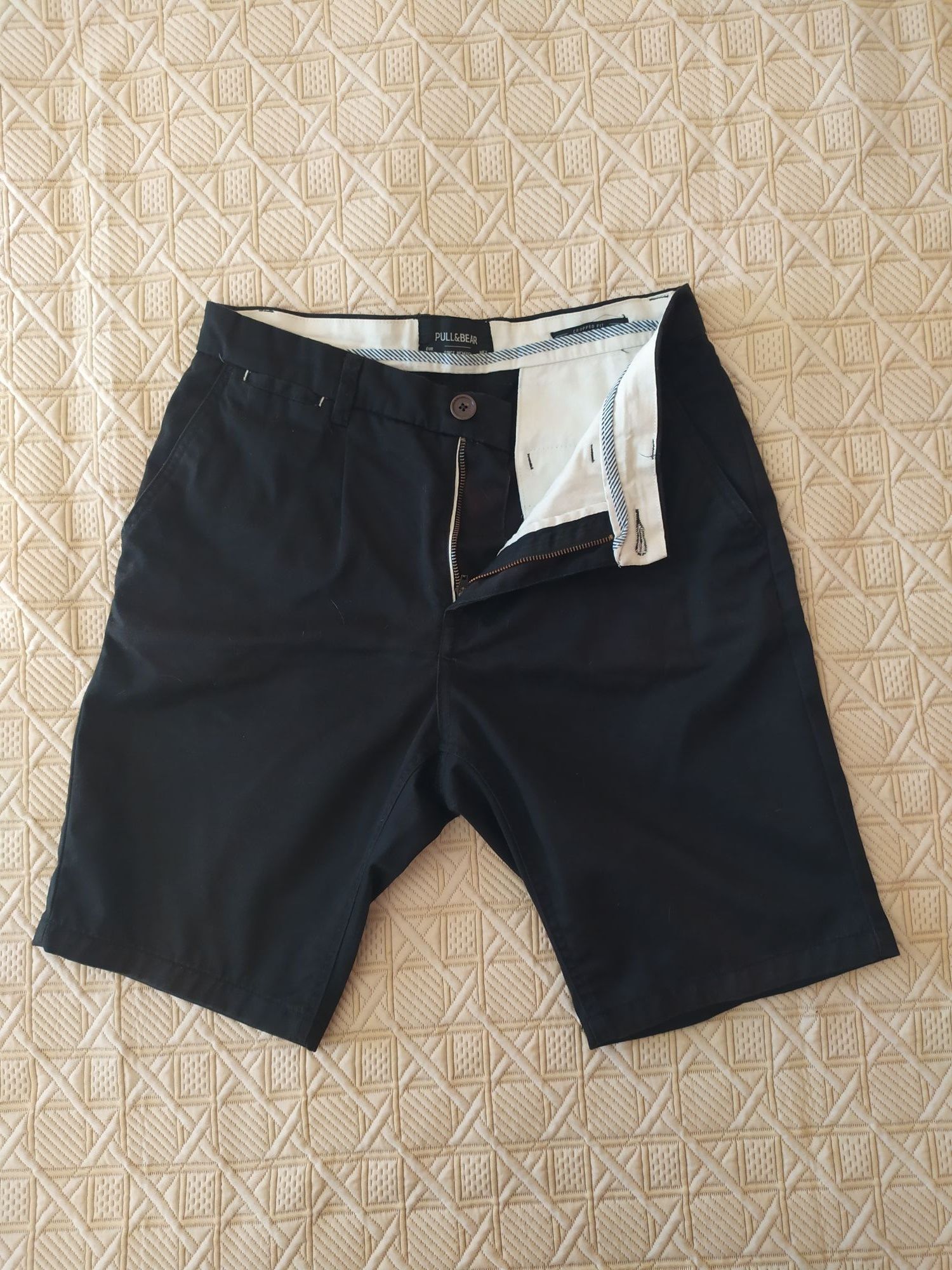 Calças sarja preta + Bermudas azul marinho Pull & Bear