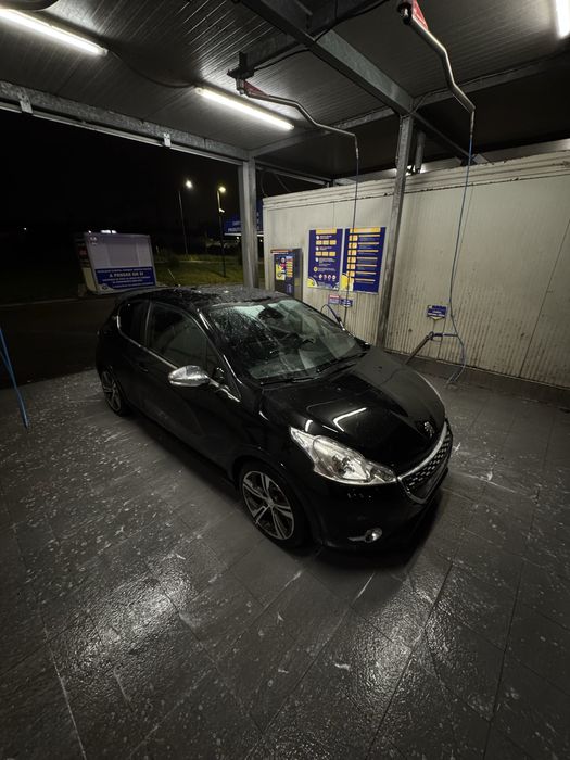 Peugeot 208 GTi 1.6 THP – 200cv