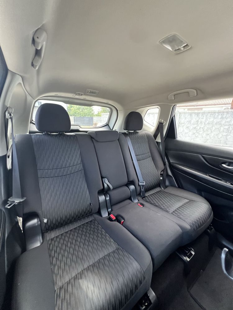Продам Nissan Rogue SV