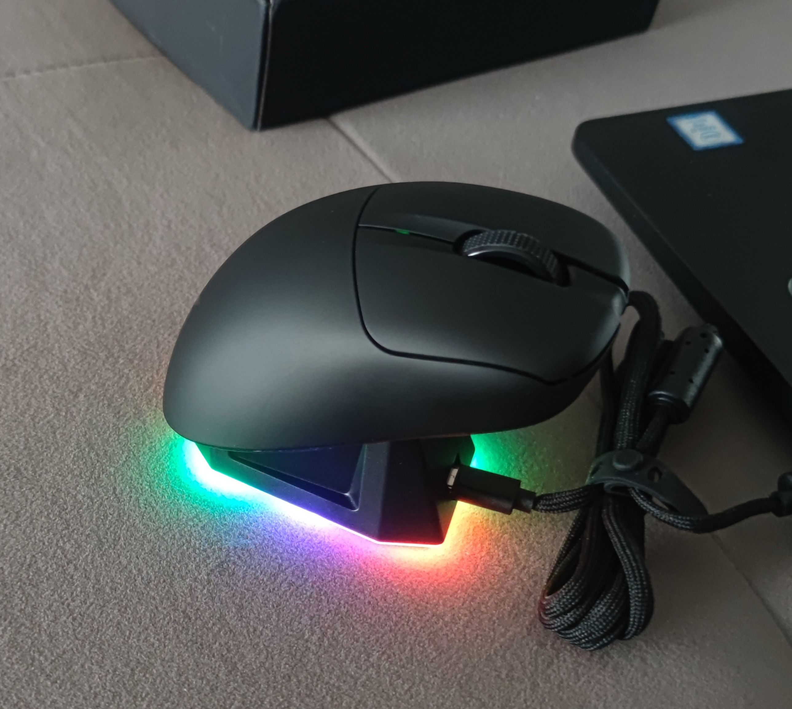 Бездротова 8К ігрова мишка Delux m500 pro. PAW3395, RGB станція
