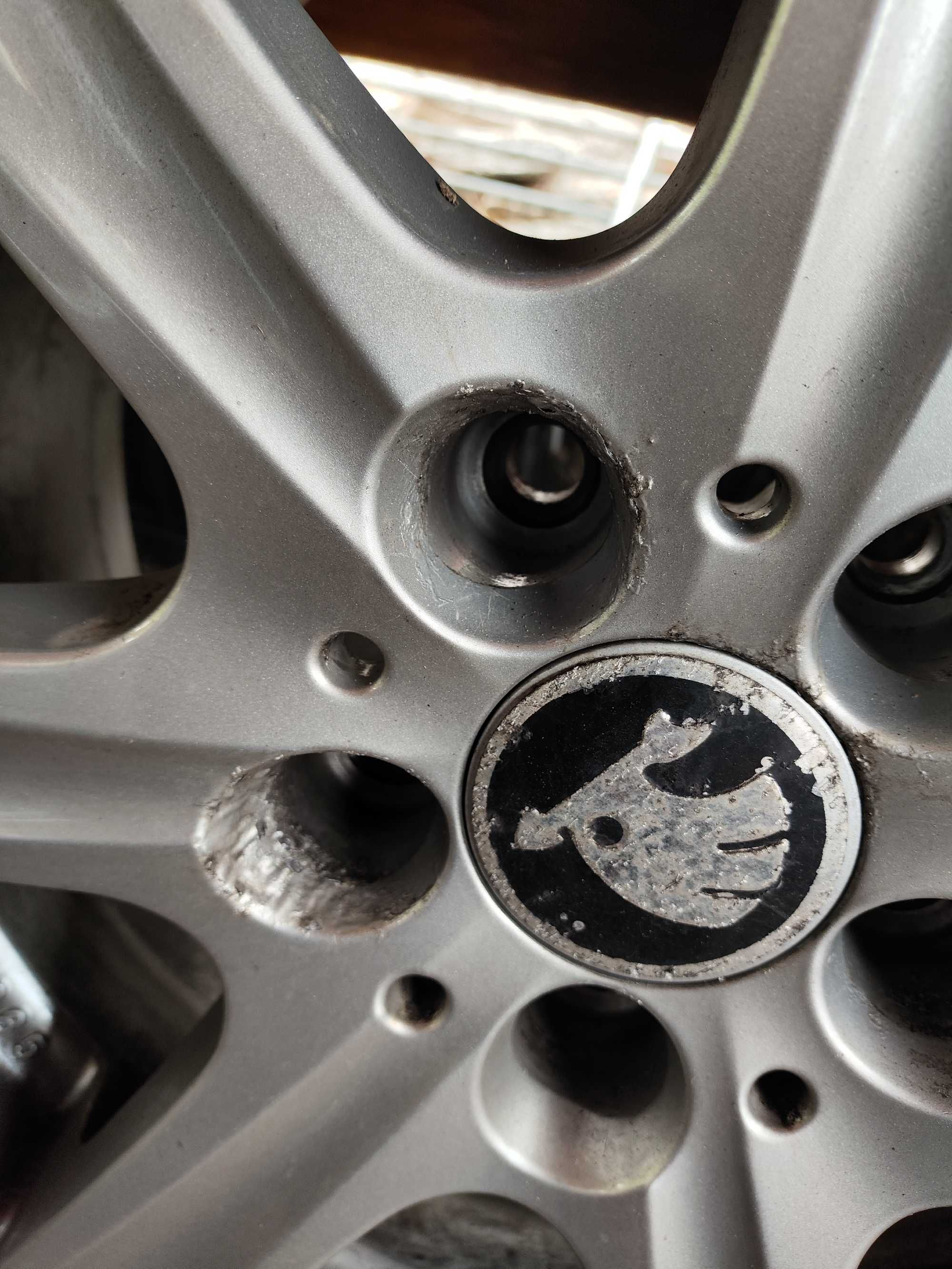 (Rez) Felgi 16 7Jx16H2 ET38 + Opony Zimowe Nokian 205/R55/16 91H2