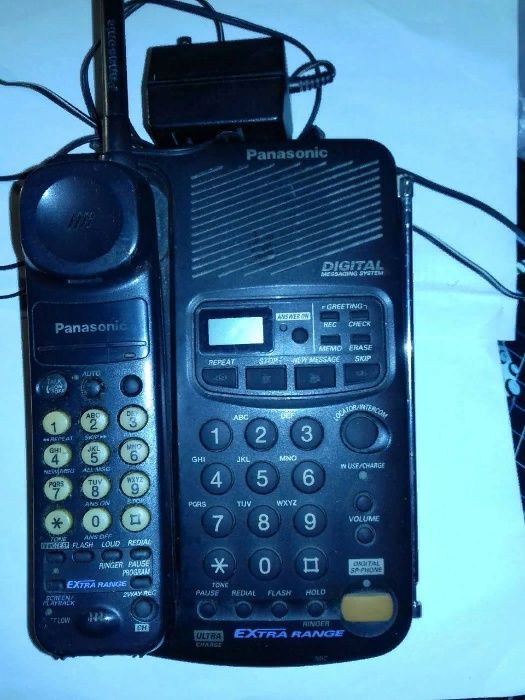Радиотелефон Panasonic с громкой связью и автоответчиком. Торг.