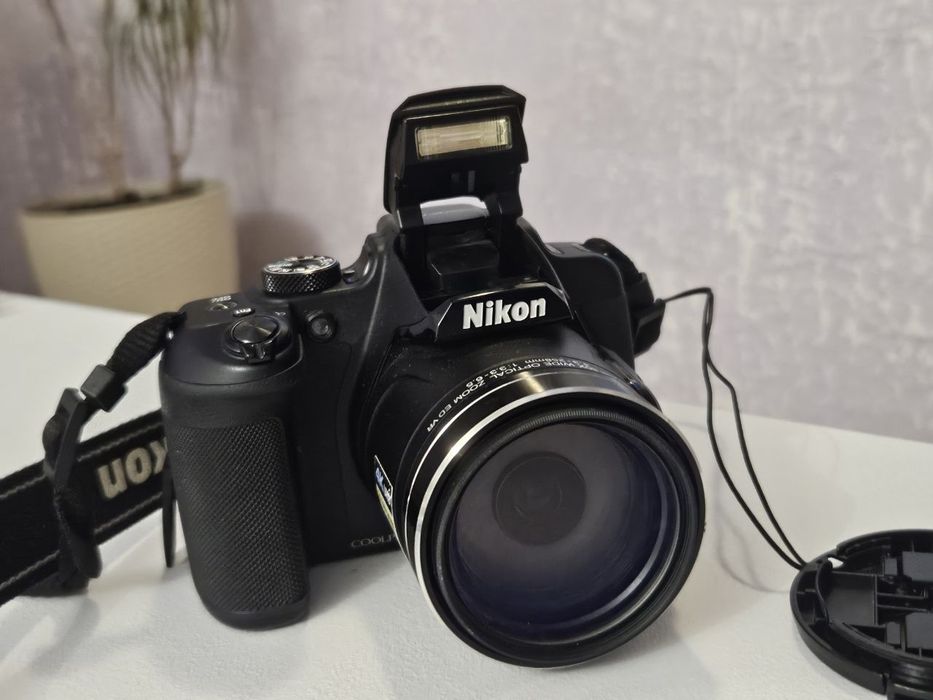 Nikon coolpix B700
