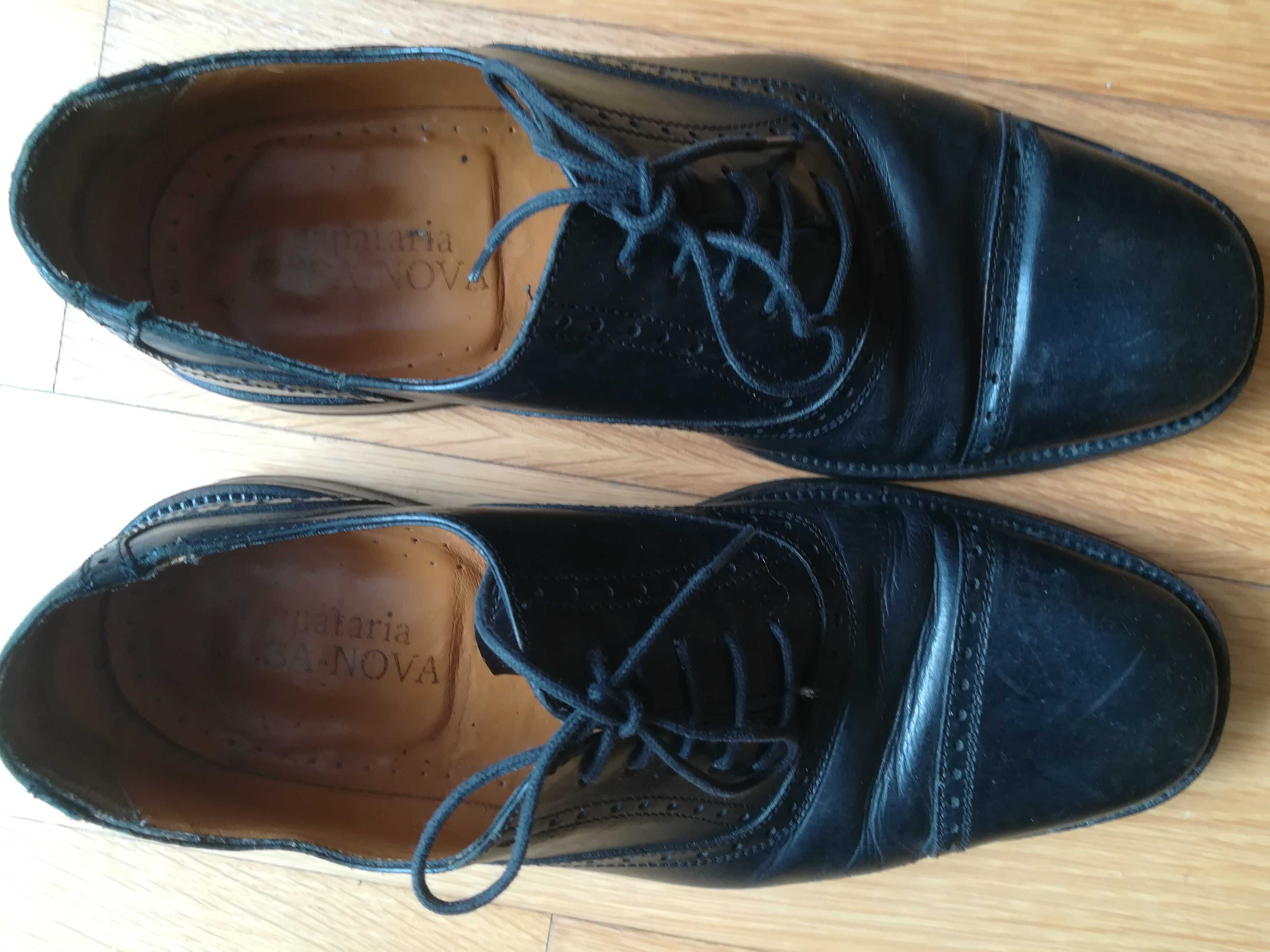 Sandália n. 41 e Sapatos pretos n. 9, para homem
