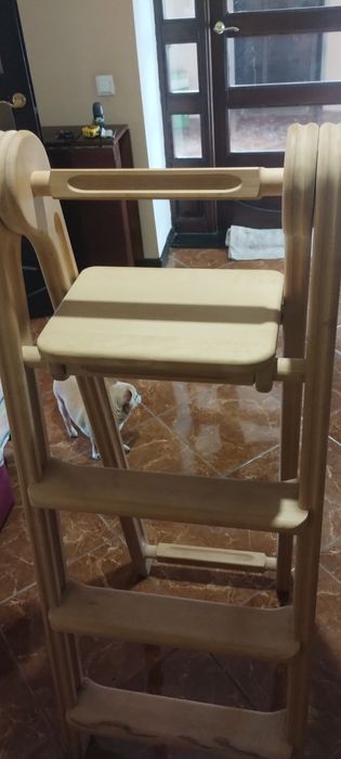 Продам лестницу из натурального дерева