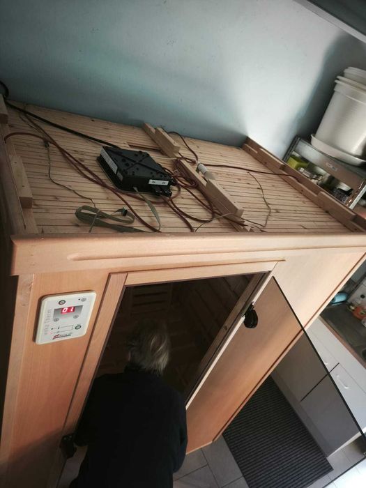 Sauna Kabina grzewcza Weka AktiVit 2os GRZEJĄ CIEPŁO ZE ŚCIANY ŚCIAN