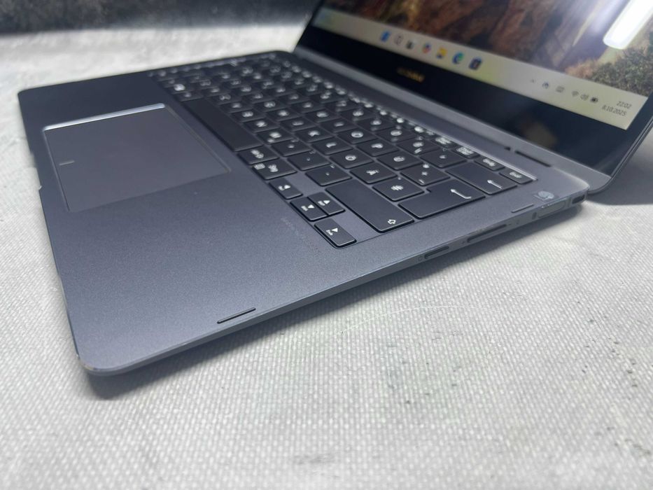 ASUS ZenBook Flip S / i5 8250u 3.4GHz / 8GB DDR4 / 256SSD / 13.3FHD