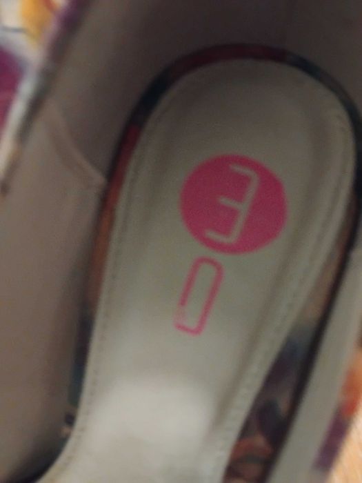 Sapatos Elegantes de Mulher