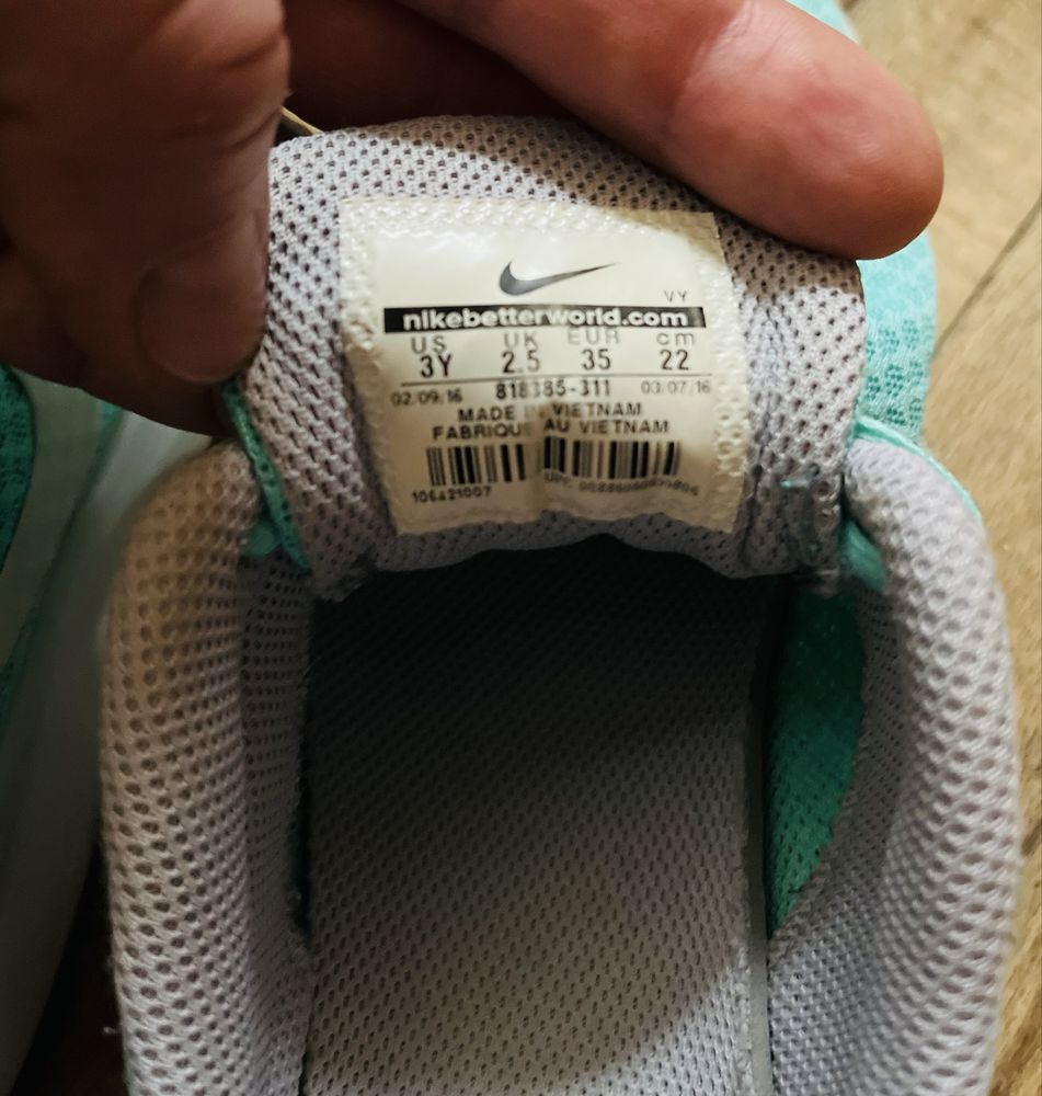 Дитячі кросівки Nike Tanjun 35р (оригінал)