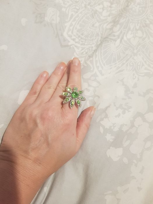 Piękny pierścionek Colibra