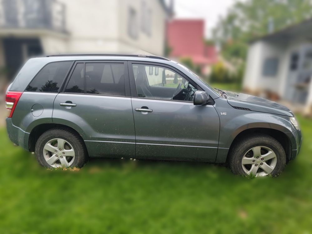 Suzuki Grand Vitara 4x4 2.7V6 b+g automat