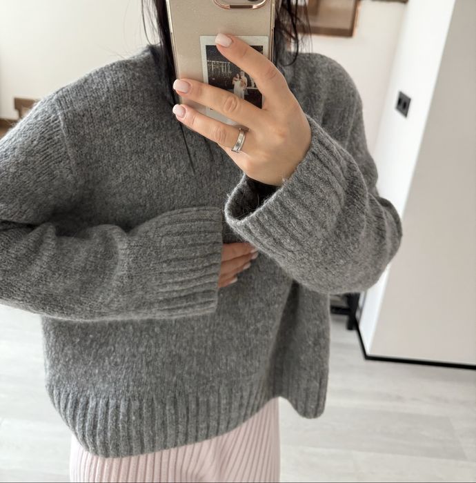 Светр Zara (бєж), H&M (сірий), розмір S, 600 грн