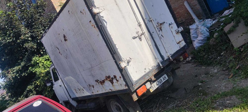 Продам автомобиль УАЗ-3303 с изотермическим фургоном