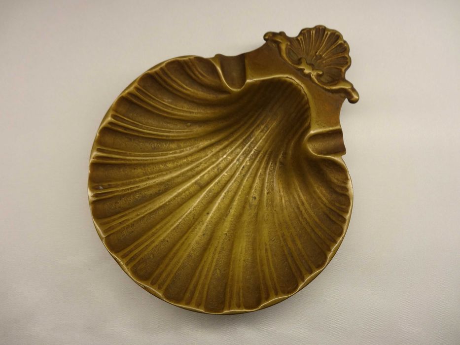 Mosiężna muszla vintage