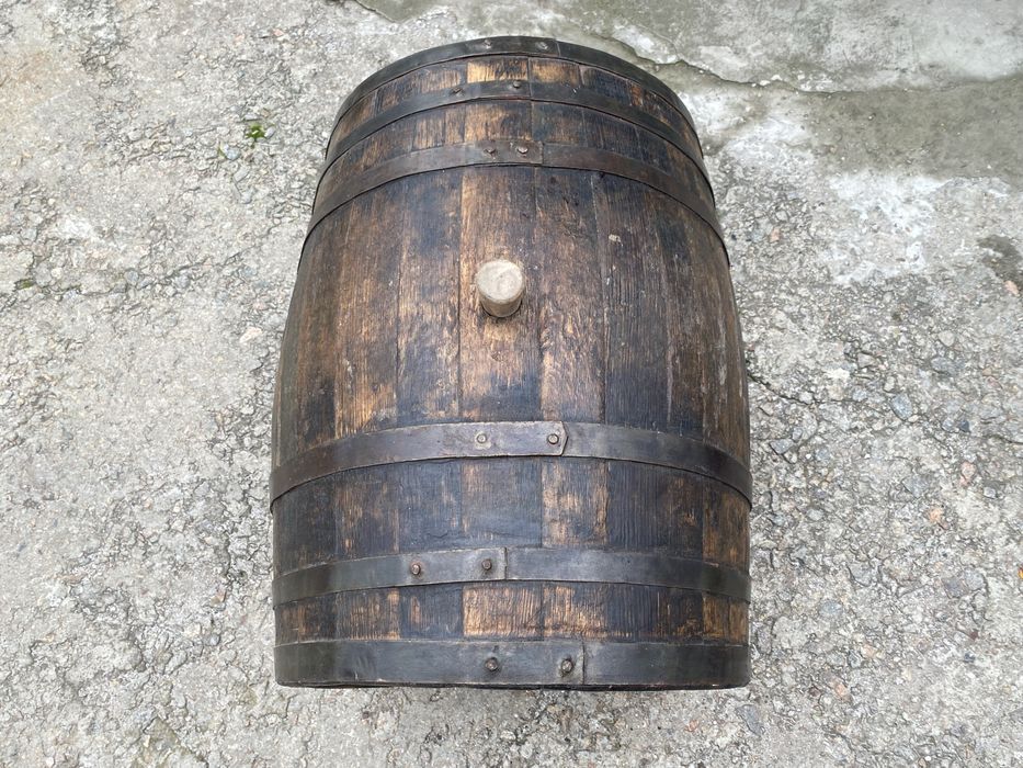 Дубова бочка для вина 170л.