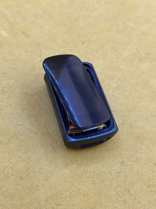 smartband fitbit charge 5 czarny uszkodzony opis