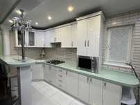 Продам кутову кухню 366см