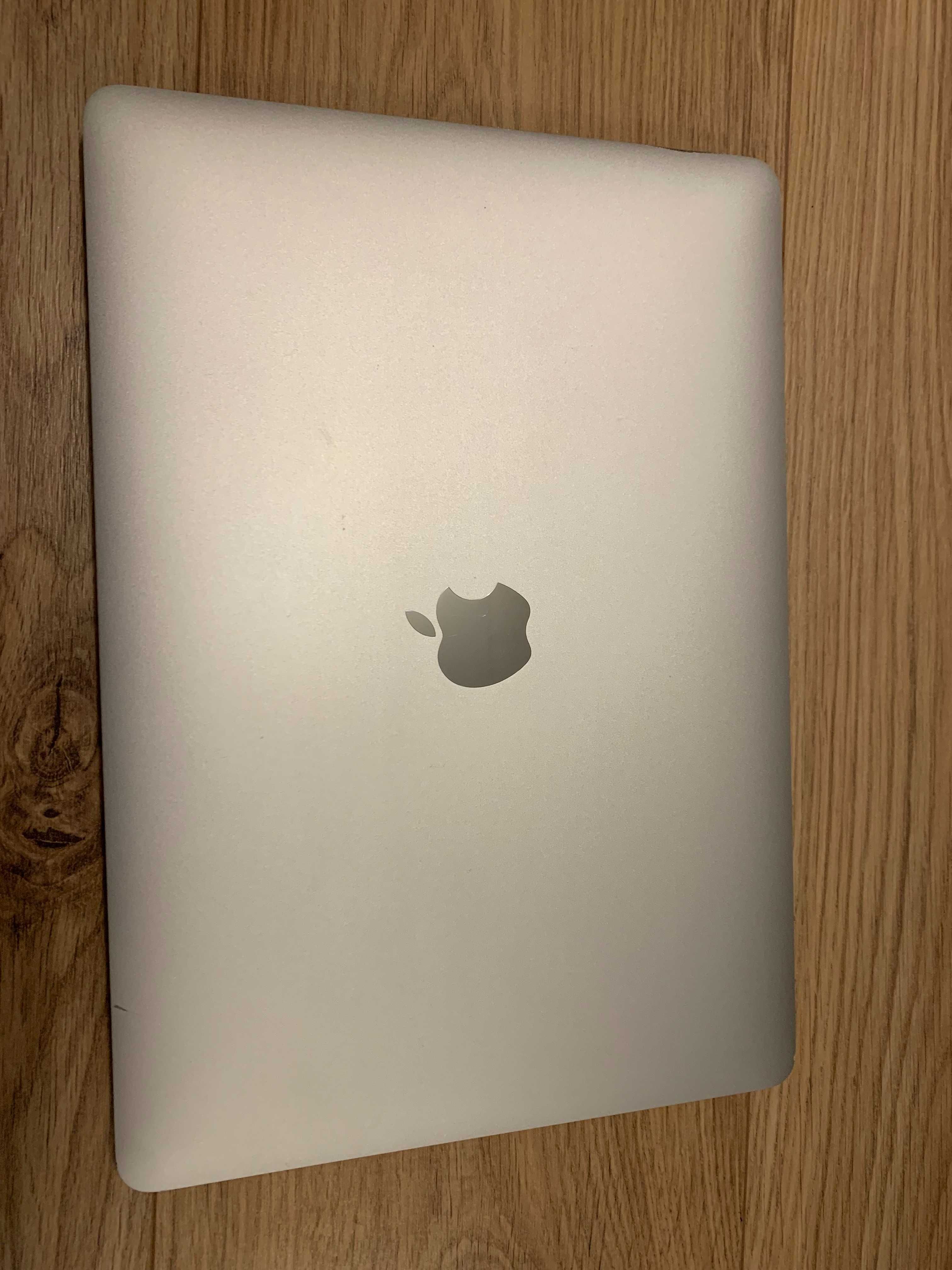 MacBook Pro та Air моделі від A1932,A1989,A1990 ... A2442