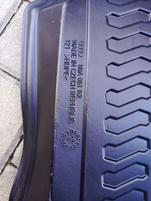 Mata bagażnika Audi Q5 80A oryginalna Audi