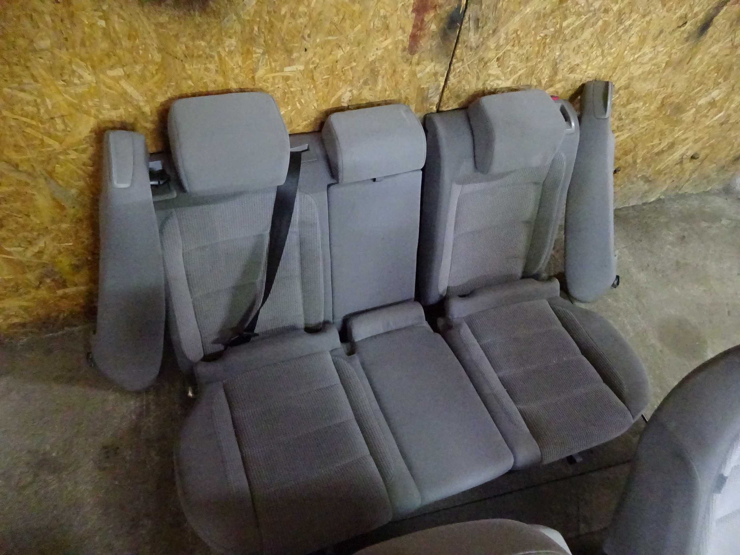 Fotel fotele kierowcy pasażera kanapa + boczki drzwi Vw Golf 5 V Kombi