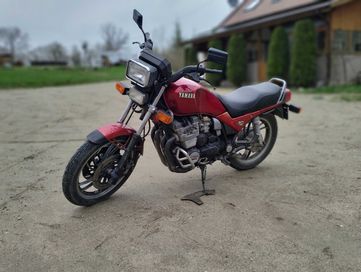 Motocykl Yamaha 750xj