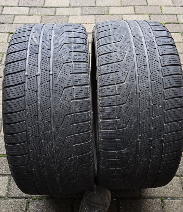 Зимові шини Pirelli Sottozero 275/35 R19